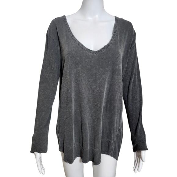 Free People Gray Asymmetrical Hem Long Sleeve Top Size Large Tunic Hi-Low - Picture 2 of 8